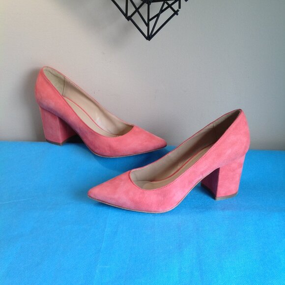 Pour La Victoire Pink Suede Pointed Toe Val Block Heels Pumps 8 - Picture 1 of 15